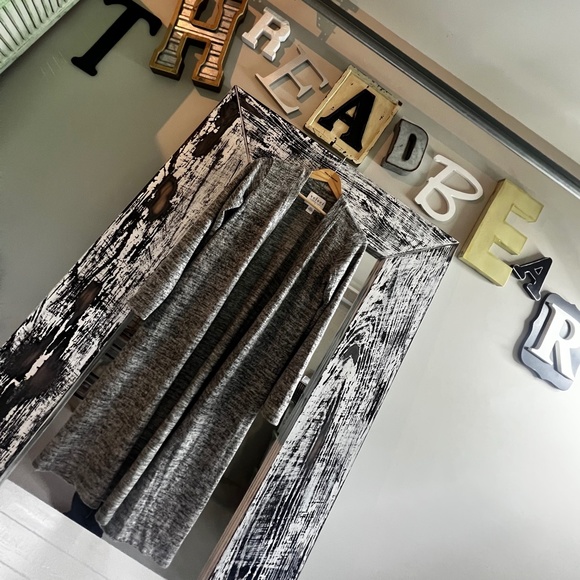 EUC [Velvet X Graham & Spencer] Gray {Anthro} Cardigan Sweater Duster | Small - Picture 3 of 12